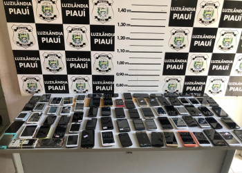 Polícia apreende celulares e convoca vítimas de roubo para reconhecer aparelhos
